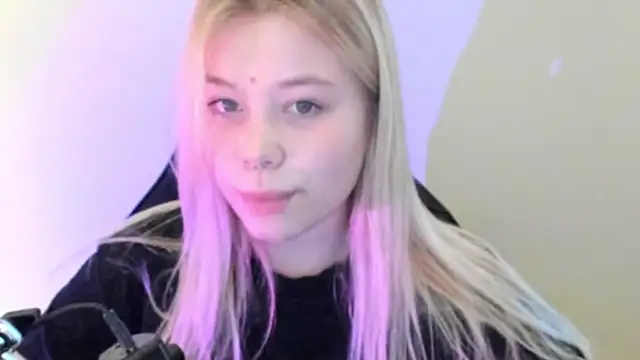 Lulu Di online show from 02-20-26, 06:19