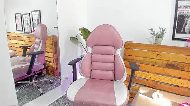 Naughty Vanessa  online show from 02-04-26, 12:44