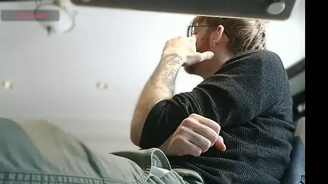 Snapshot of Gingerxl8 chatting on 02-06-26, 05:53 Gingerxl8 online show from 02-06-26, 05:53