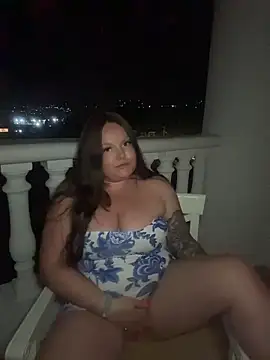 Snapshot of Elysiasecret chatting on 06-13-26, 01:25 Elysiasecret online show from 06-13-26, 01:25