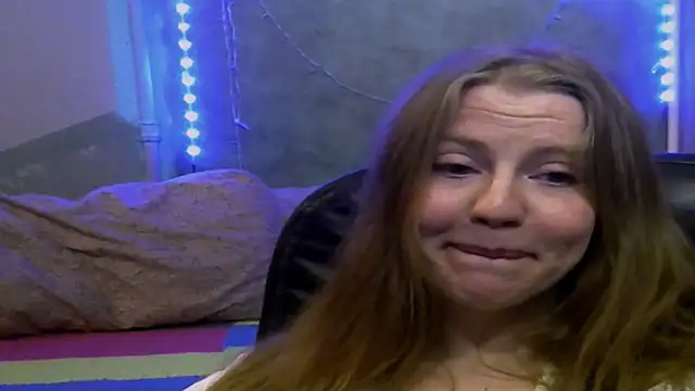 Snapshot of Space_Girls_699 chatting on 02-05-26, 03:08 Space Girls 699 online show from 02-05-26, 03:08