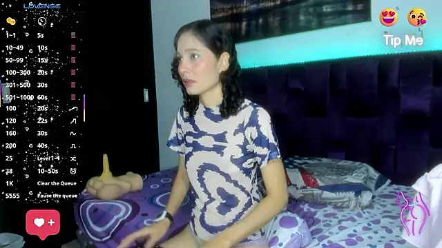 Ninna Vergara online show from 02-11-26, 01:38