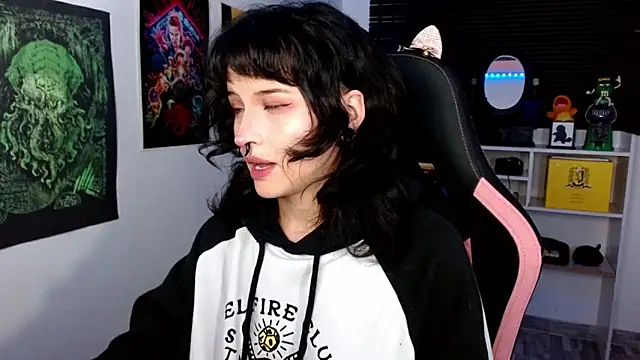 neena nyx  online show from 06-18-26, 12:09