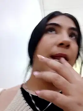 Snapshot of Ailen-cute chatting on 02-05-26, 11:11 Ailen-cute online show from 02-05-26, 11:11