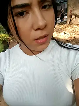 Snapshot of Ailen-cute chatting on 02-07-26, 08:39 Ailen-cute online show from 02-07-26, 08:39