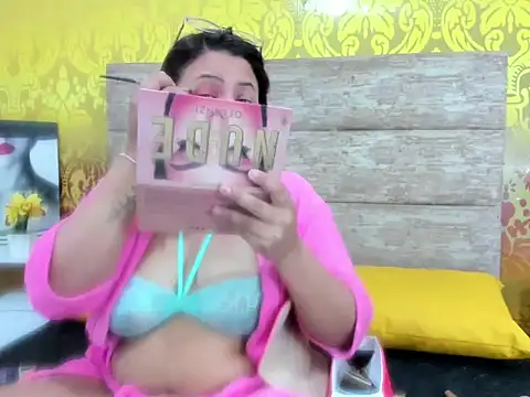 Snapshot of elianacollins23 chatting on 02-20-26, 02:52 elianacollins23 online show from 02-20-26, 02:52