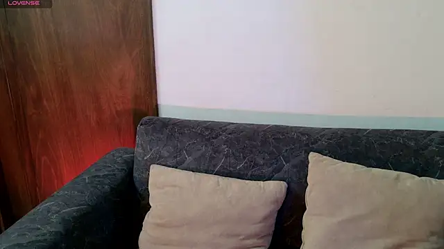 Snapshot of aramjones chatting on 07-30-26, 01:32 aramjones online show from 07-30-26, 01:32
