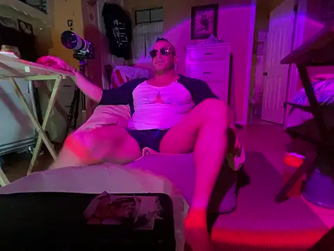 Snapshot of daddydonkey84 chatting on 02-18-26, 04:54 daddydonkey84 online show from 02-18-26, 04:54