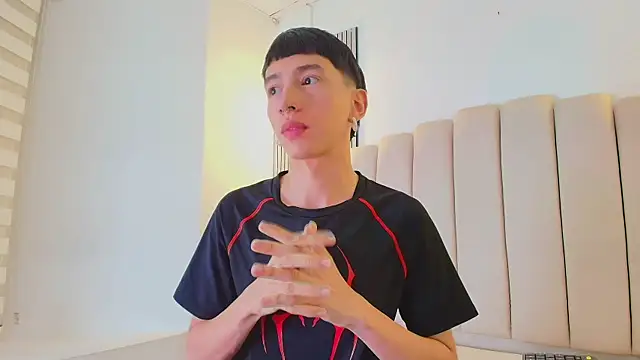 lian cameron online show from 04-18-26, 03:53