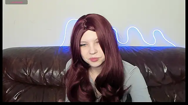 Snapshot of EmberVexen chatting on 02-13-26, 05:40 EmberVexen online show from 02-13-26, 05:40