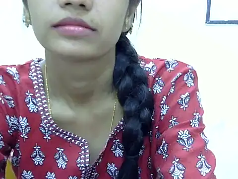 Kulsum S online show from 05-06-26, 01:04