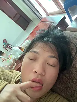 Snapshot of Lyn-be99 chatting on 02-15-26, 07:51 Lyn-be99 online show from 02-15-26, 07:51