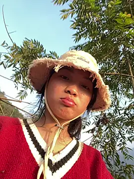 Snapshot of Lyn-be99 chatting on 02-05-26, 09:49 Lyn-be99 online show from 02-05-26, 09:49