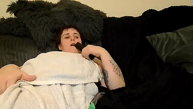 Tiara XOX online show from 02-01-26, 07:45