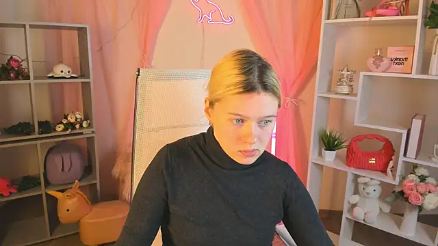 CelestineMauriac online show from 04-17-26, 06:33