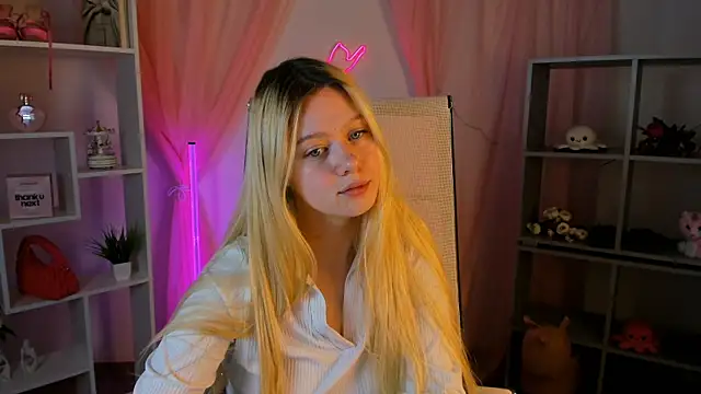 CelestineMauriac online show from 05-12-26, 06:47