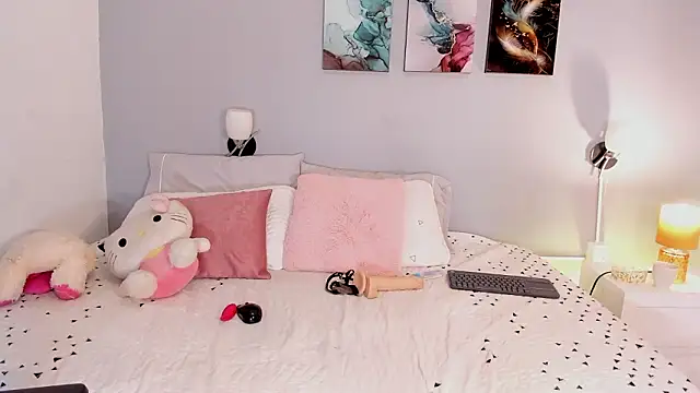 DomenicaW online show from 01-19-26, 02:43