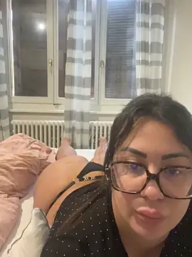 Snapshot of Melissa-suisse chatting on 02-28-26, 01:22 Melissa-suisse online show from 02-28-26, 01:22