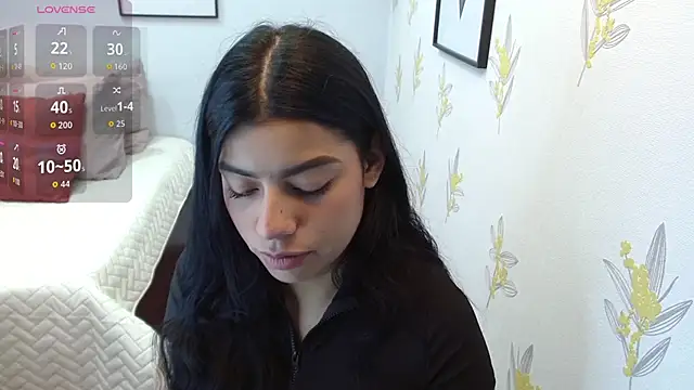 Snapshot of Laia_white chatting on 02-25-26, 11:54 Laia white online show from 02-25-26, 11:54