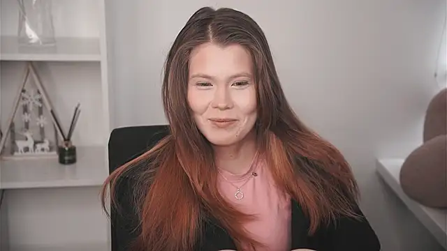 Snapshot of MarnieWootan chatting on 02-25-26, 04:45 MarnieWootan online show from 02-25-26, 04:45