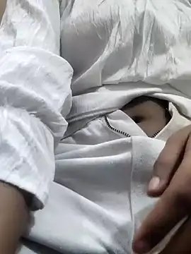 Snapshot of Noor-09- chatting on 03-01-26, 01:11 Noor-09- online show from 03-01-26, 01:11