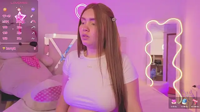 Snapshot of SABRIINA_TAY chatting on 02-18-26, 11:50 SABRIINA TAY online show from 02-18-26, 11:50