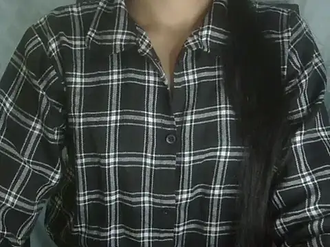 Snapshot of Khushi_v chatting on 03-02-26, 09:00 Khushi v online show from 03-02-26, 09:00