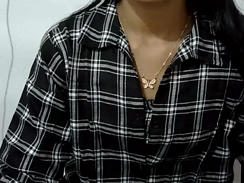 Snapshot of Khushi_v chatting on 02-09-26, 03:32 Khushi v online show from 02-09-26, 03:32