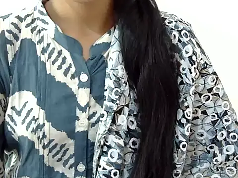 Snapshot of Khushi_v chatting on 02-24-26, 11:00 Khushi v online show from 02-24-26, 11:00