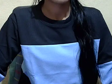 Snapshot of Khushi_v chatting on 02-10-26, 04:17 Khushi v online show from 02-10-26, 04:17