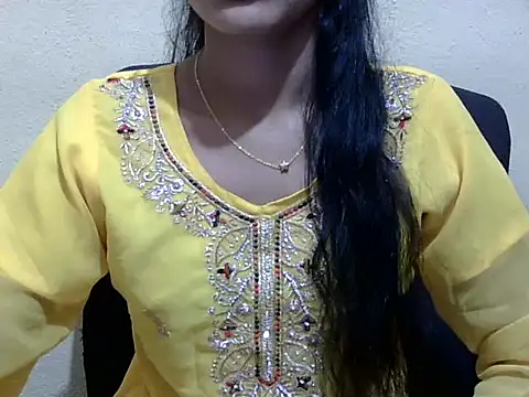 Snapshot of Khushi_v chatting on 03-01-26, 02:50 Khushi v online show from 03-01-26, 02:50
