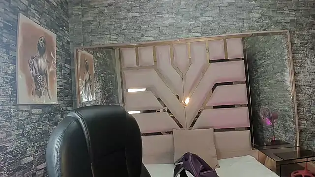 Shara Oz online show from 04-11-26, 03:03