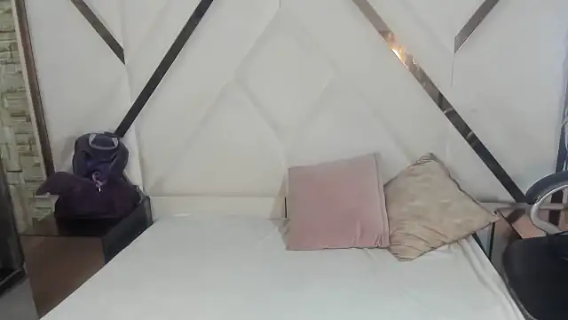 Shara Oz online show from 02-16-26, 02:54