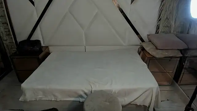 Shara Oz online show from 02-14-26, 03:18