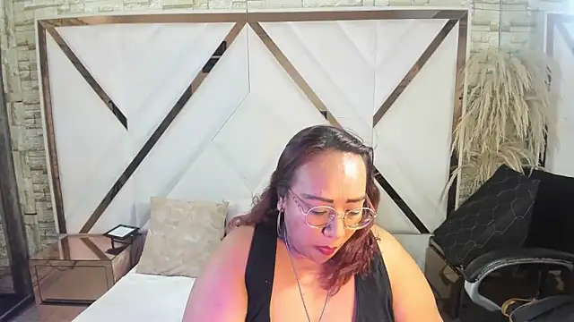 Shara Oz online show from 04-04-26, 02:51