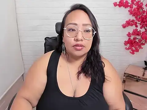 Snapshot of Shara_Oz chatting on 05-19-26, 12:12 Shara Oz online show from 05-19-26, 12:12