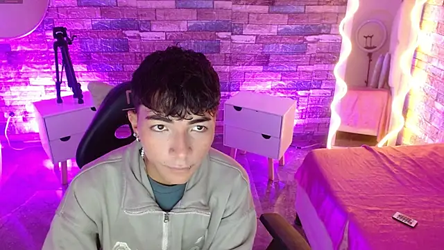 Snapshot of osamu_tay chatting on 02-27-26, 11:43 osamu tay online show from 02-27-26, 11:43