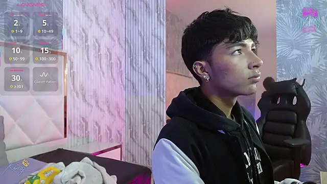 Snapshot of osamu_tay chatting on 02-10-26, 11:42 osamu tay online show from 02-10-26, 11:42