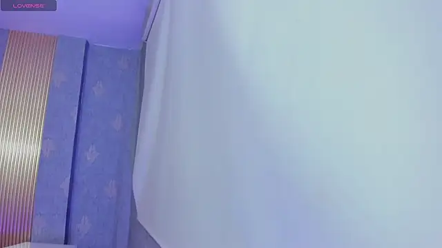 Snapshot of Laulin_tay chatting on 06-08-26, 03:18 Laulin tay online show from 06-08-26, 03:18