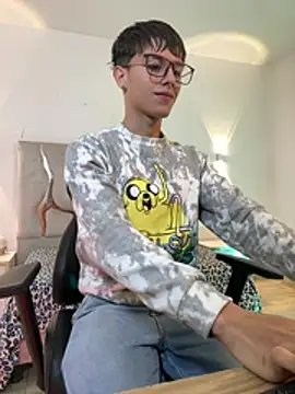 Snapshot of EVAN_TAY chatting on 02-18-26, 03:15 EVAN TAY online show from 02-18-26, 03:15