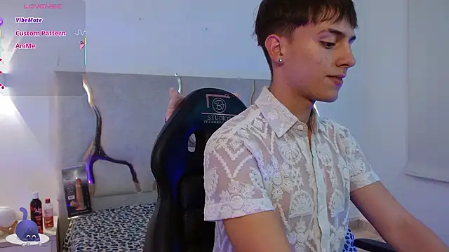 Snapshot of EVAN_TAY chatting on 02-13-26, 03:06 EVAN TAY online show from 02-13-26, 03:06