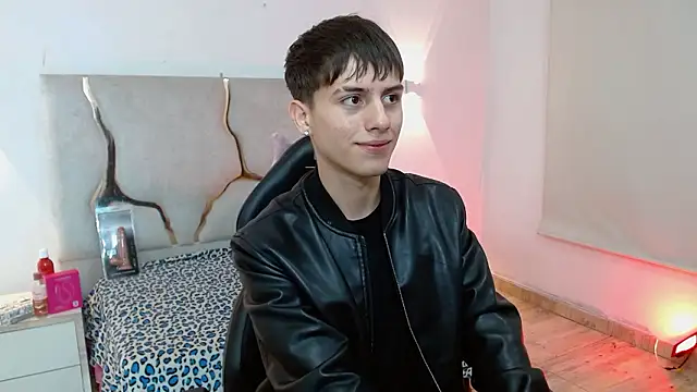 Snapshot of EVAN_TAY chatting on 02-24-26, 03:07 EVAN TAY online show from 02-24-26, 03:07