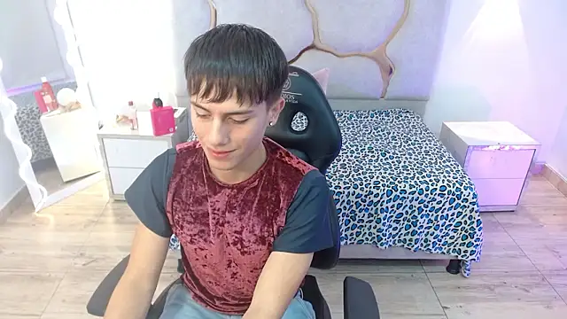 Snapshot of EVAN_TAY chatting on 02-23-26, 03:19 EVAN TAY online show from 02-23-26, 03:19