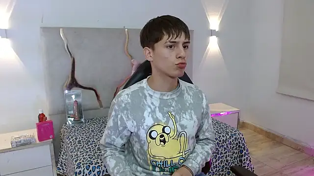 Snapshot of EVAN_TAY chatting on 02-28-26, 03:06 EVAN TAY online show from 02-28-26, 03:06