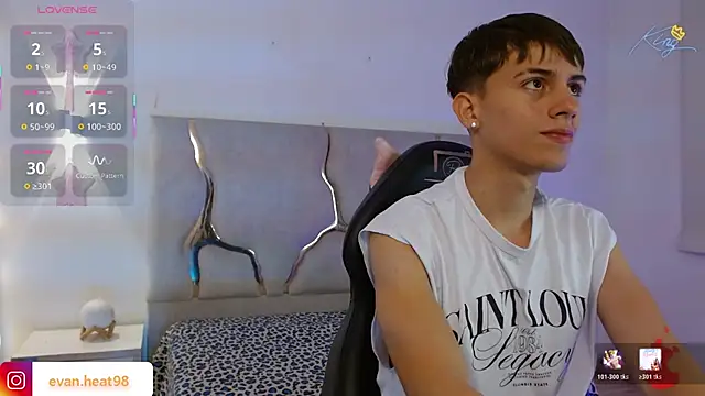 Snapshot of EVAN_TAY chatting on 02-09-26, 03:04 EVAN TAY online show from 02-09-26, 03:04