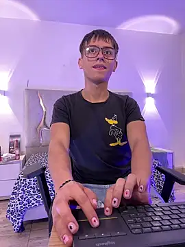 Snapshot of EVAN_TAY chatting on 02-01-26, 03:16 EVAN TAY online show from 02-01-26, 03:16