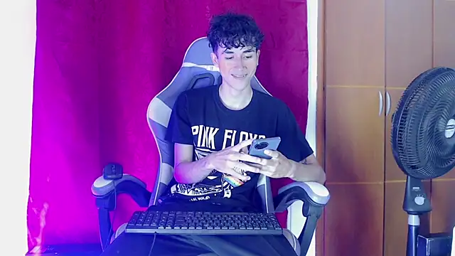 Johnny cagee  online show from 02-06-26, 11:45