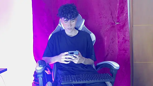 Johnny cagee  online show from 02-18-26, 01:14