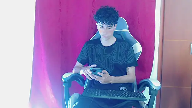 Johnny cagee  online show from 02-12-26, 11:15