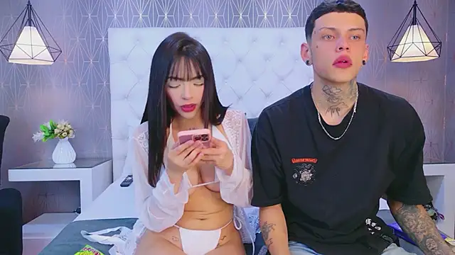 Snapshot of MadyAndEthan chatting on 02-21-26, 04:25 MadyAndEthan online show from 02-21-26, 04:25